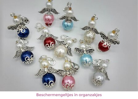 12 beschermengeltjes aan een bedeltje