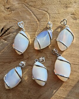 Opaliet Healing Hanger