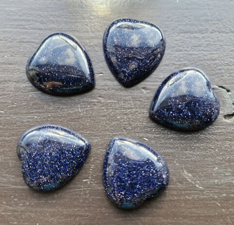 Blauwe goudsteen hartje 20mm knuffelsteen plat