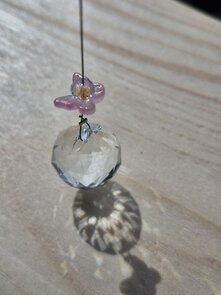 Raamhanger vlinder | Onvoorwaardelijke liefde | Regenboogkristal | Lumeria