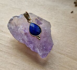 Lapis lazuli hangertje | Wijsheid & waarheid | Lumeria