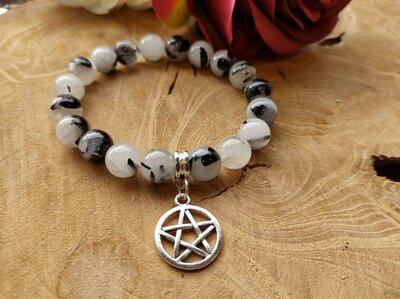 Zwarte Toermalijn kwarts powerbead met pentagram.