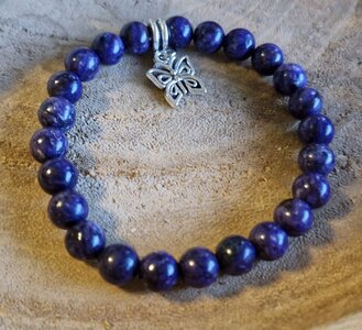 charoïet armband met vlinder