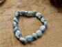 Larimar armband 5/7 mm nuggets | Bij jezelf blijven & rust met engeltje | Lumeria_
